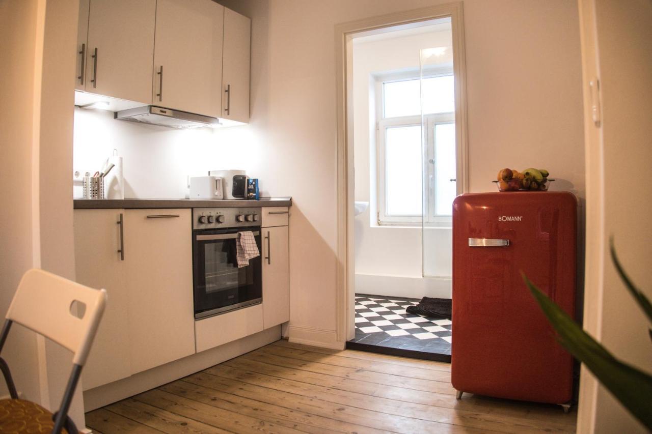 Doppelbett In Heller Wohnung Hambourg Extérieur photo