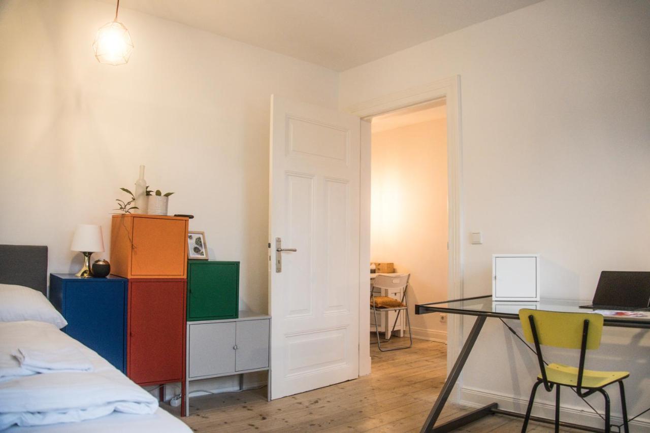 Doppelbett In Heller Wohnung Hambourg Extérieur photo